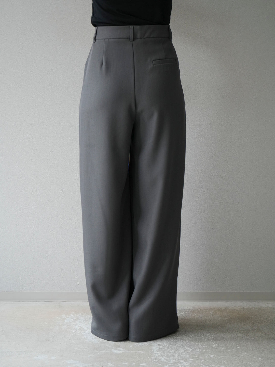 【預購】皮帶環設計寬褲/灰色
