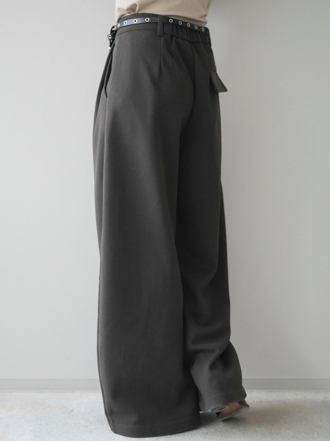 [予約]ベルト付き裏起毛ワイドパンツ/ brown