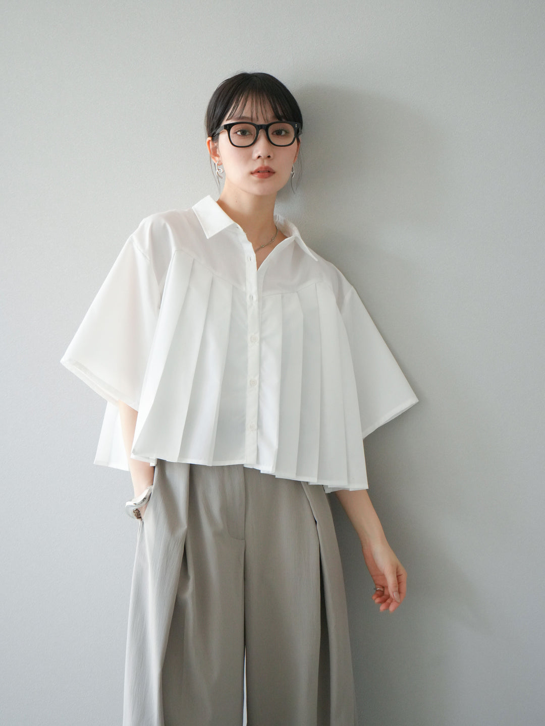 [予約]ブロードプリーツショートシャツ/オフ