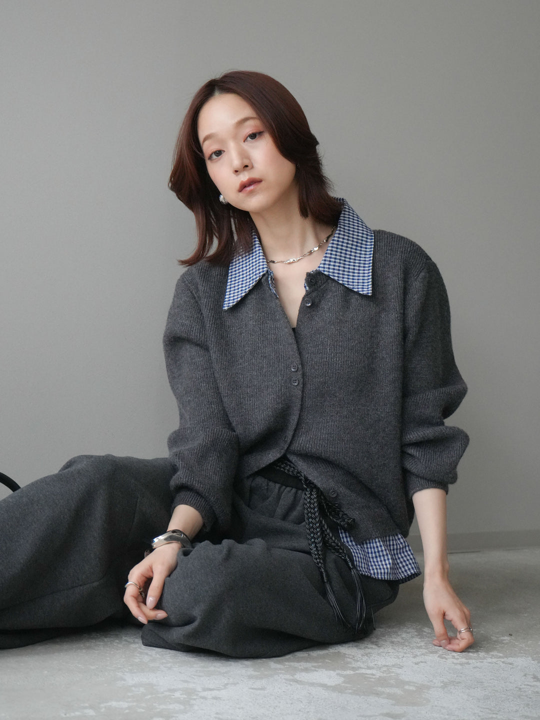 [SET]チェックシャツ襟ニットカーディガン+編み込みベルト付きウエスト配色スエットパンツ(2set)