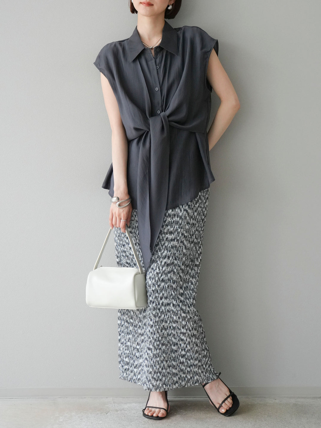 [予約]フロントタイシアーブラウス/チャコール