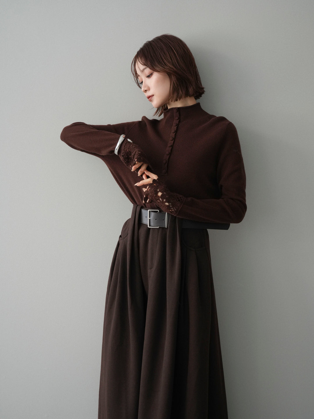 [予約]袖スカラップレースフロントボタンウールニットトップス/brown