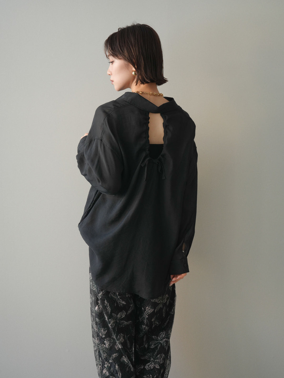 [予約]バックデザインシアーシャツ/black