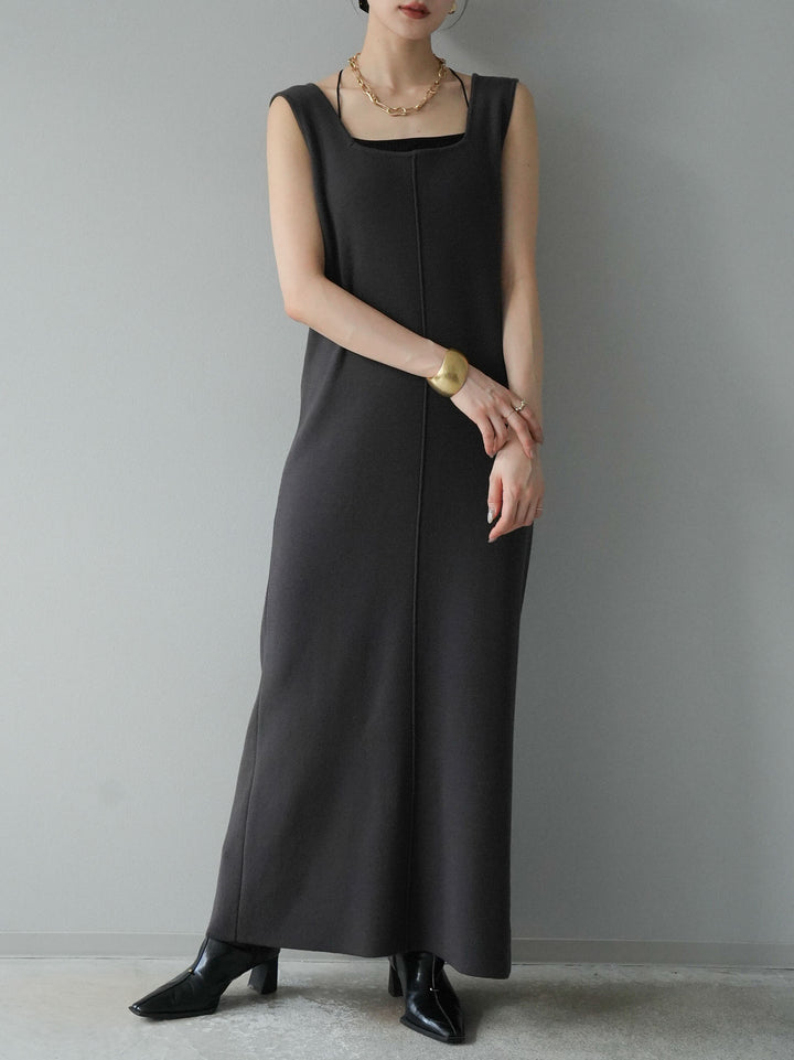 [預訂] 方領針織洋裝/炭灰