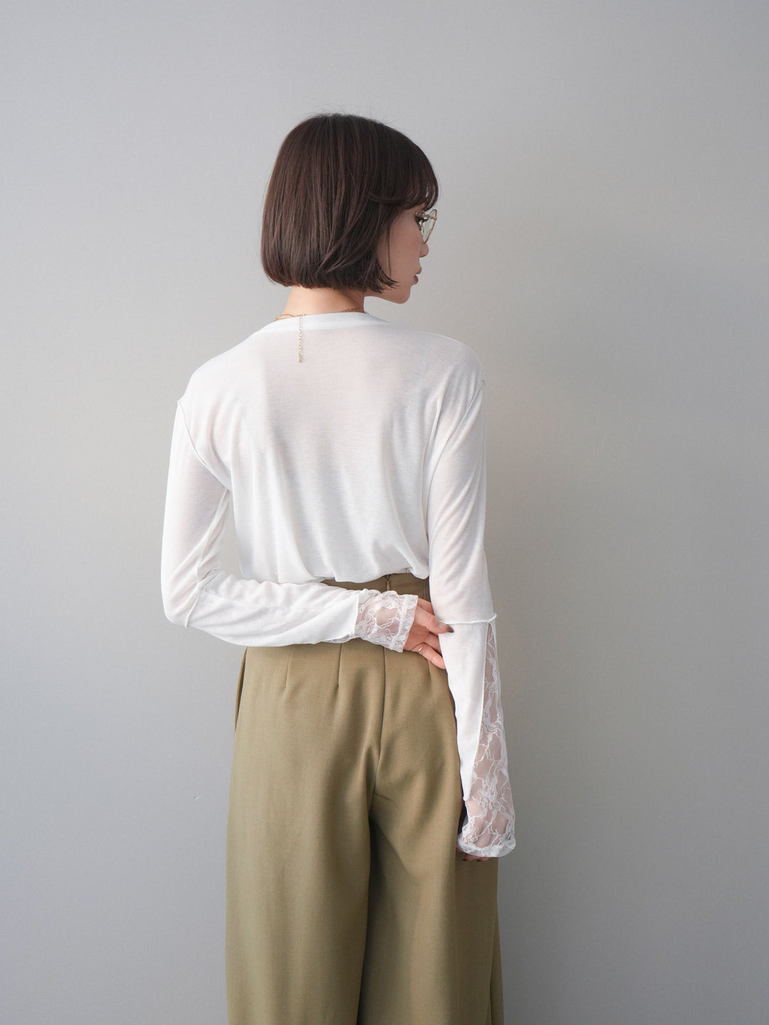 [予約]袖レースレイヤードデザインメロートップス/white