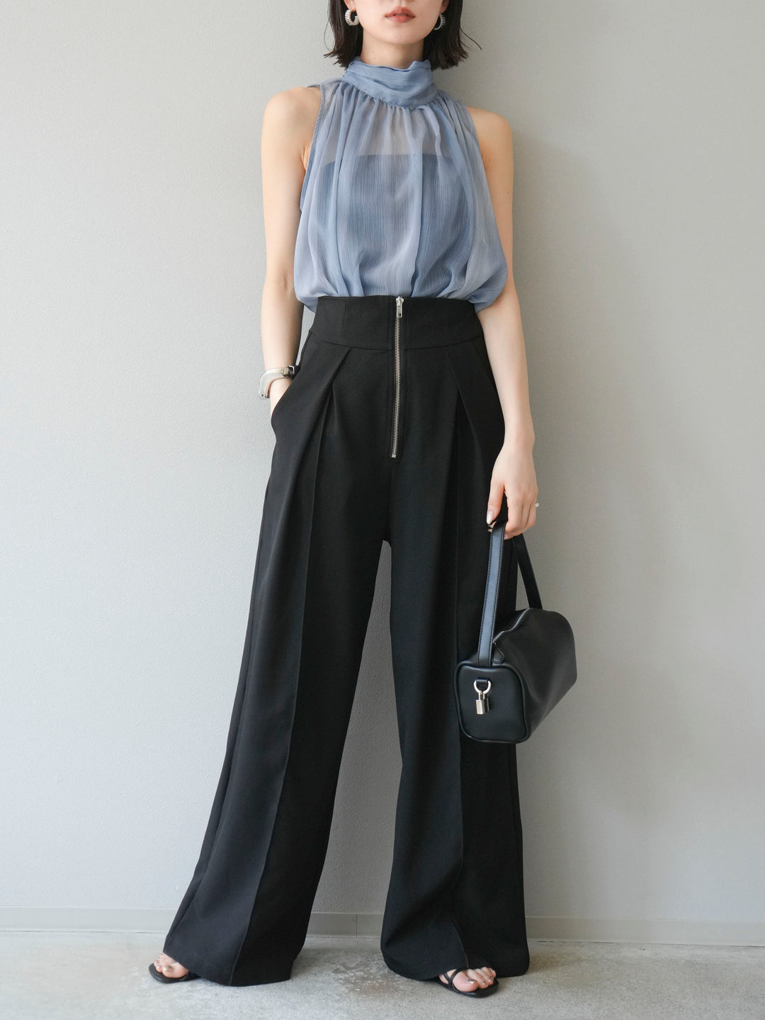 [予約]ニュアンスシアーホルターネックブラウス/ブルー