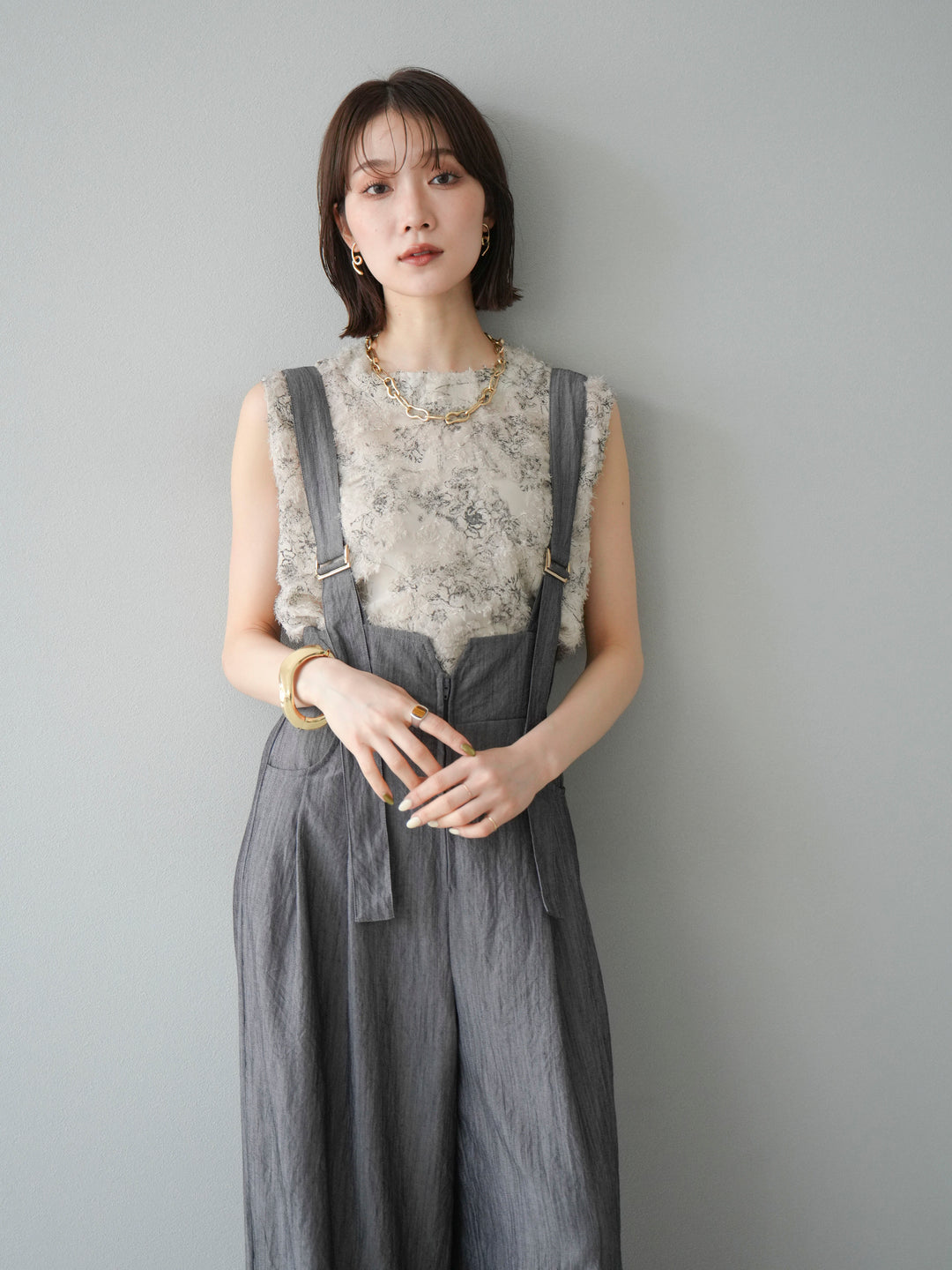 [SET]ストリングデザインハイウエストサロペット+ニュアンスフリンジジャガードノースリーブブラウス(2set)