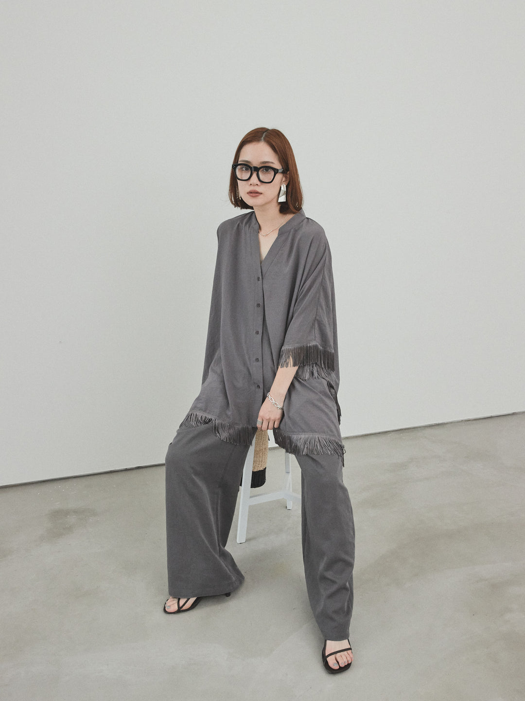 [SET] 方形流蘇斗篷襯衫 + 亞麻觸感褶皺寬褲 (2 件套)