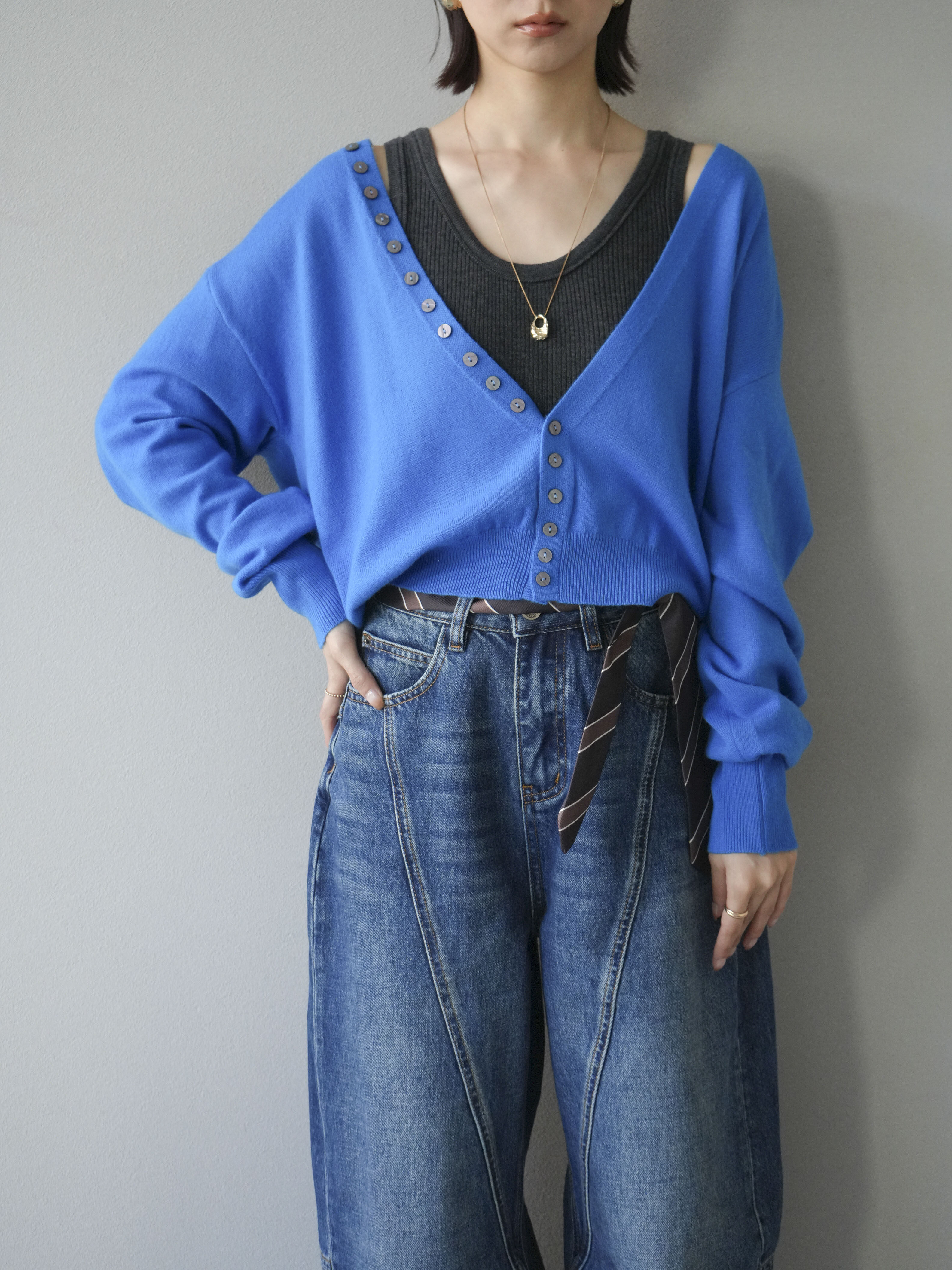 予約]デザインボタンニットカーディガン＆タンクトップSET