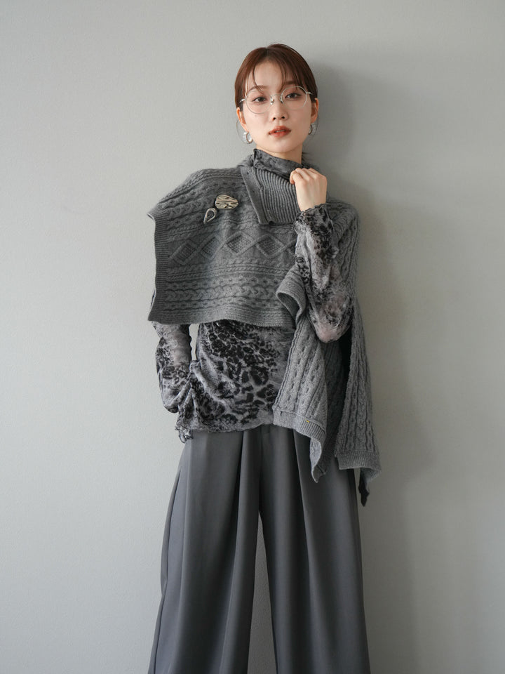 [予約]ケーブル編みニットケープ/グレー