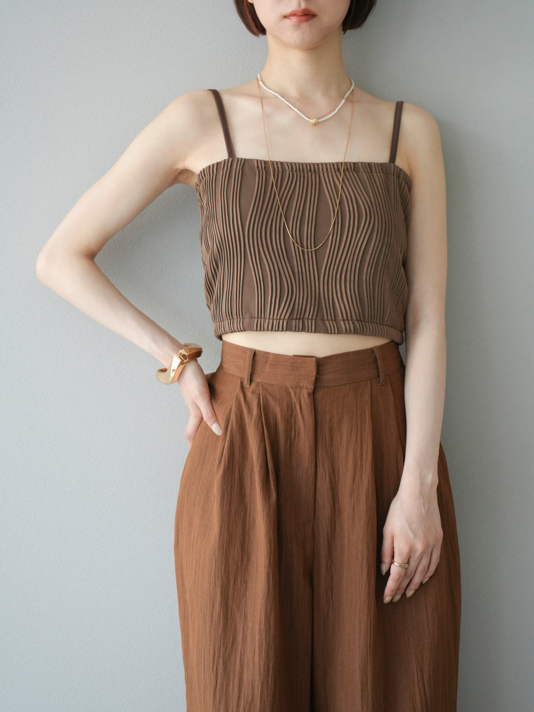 【預購】波浪滾邊杯裸色吊帶背心/棕色