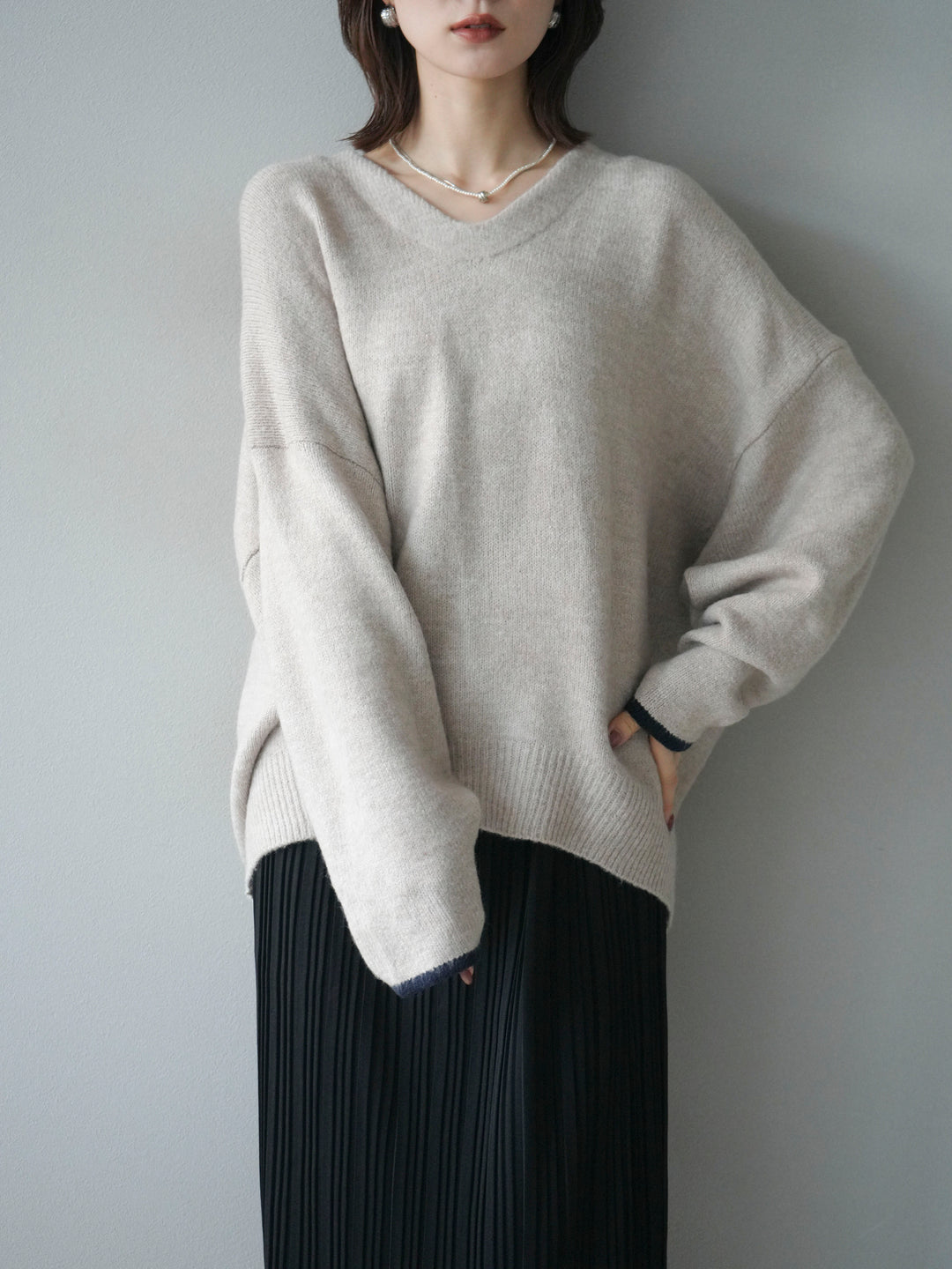 [SET]Vネック配色スリーブニットプルオーバー+選べるアクセセット(2set)