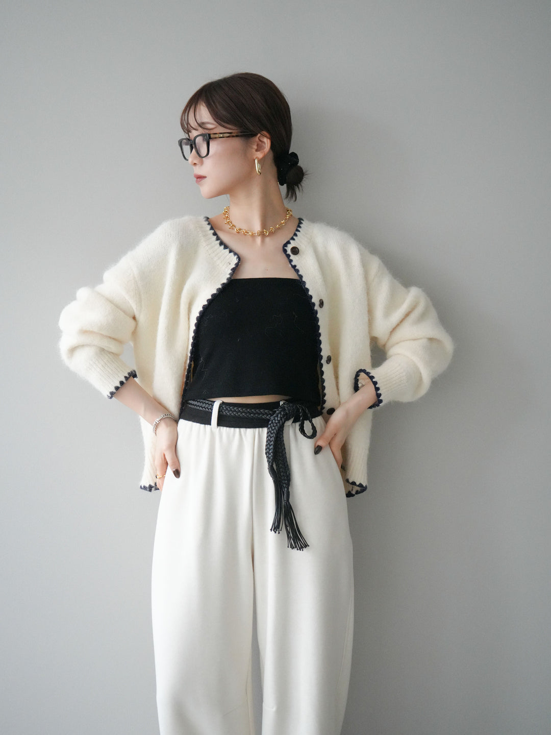 [SET]三角ステッチニットカーディガン+編み込みベルト付きウエスト配色スエットパンツ(2set)