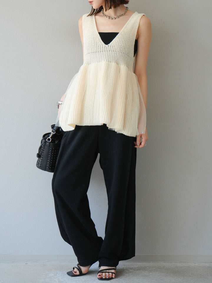 [SET] 薄紗層疊荷葉邊針織背心 + 兩用設計運動褲（2 件組）