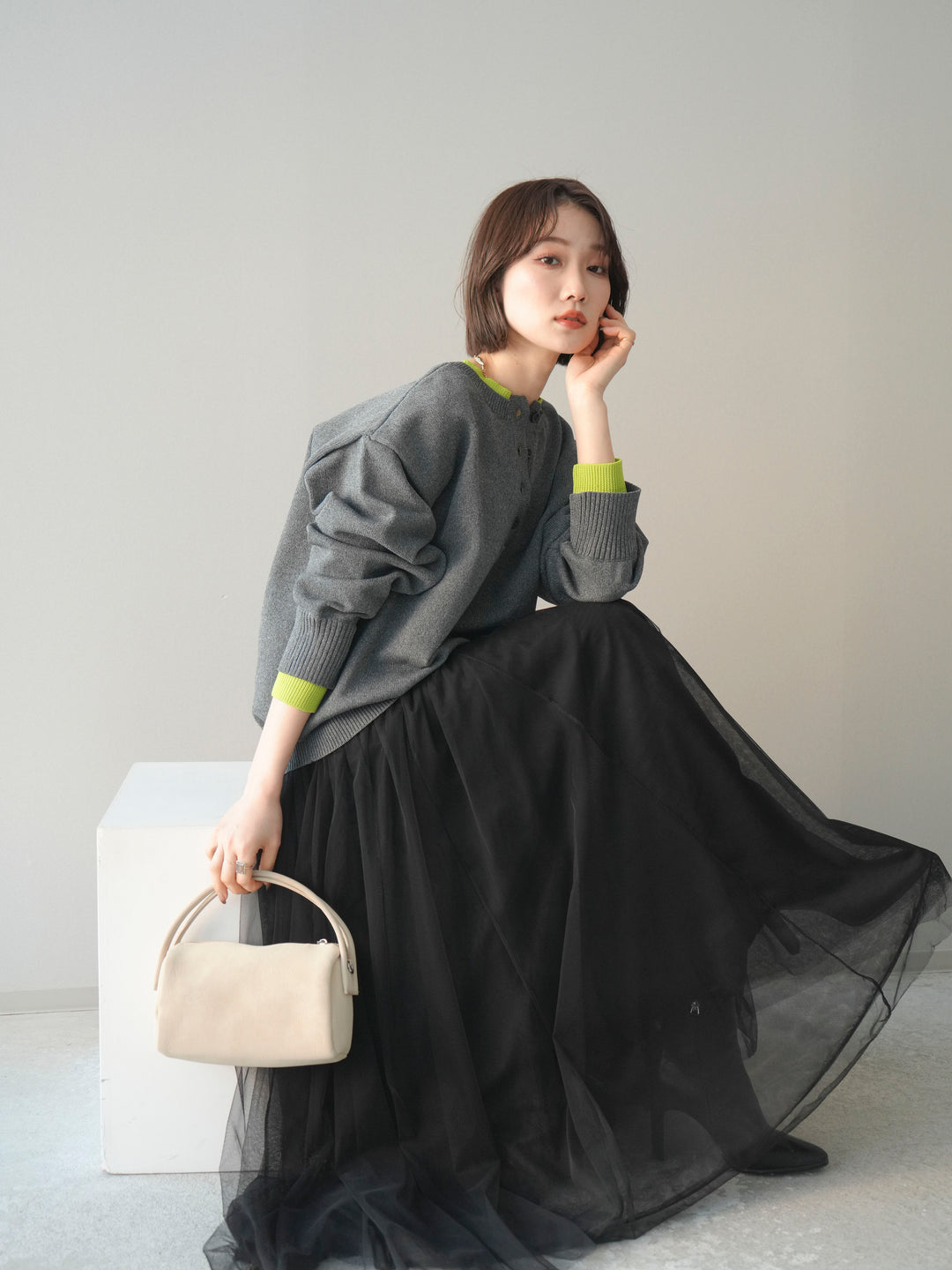 [予約]2WAYネック配色レイヤードニットプルオーバー/charcoal