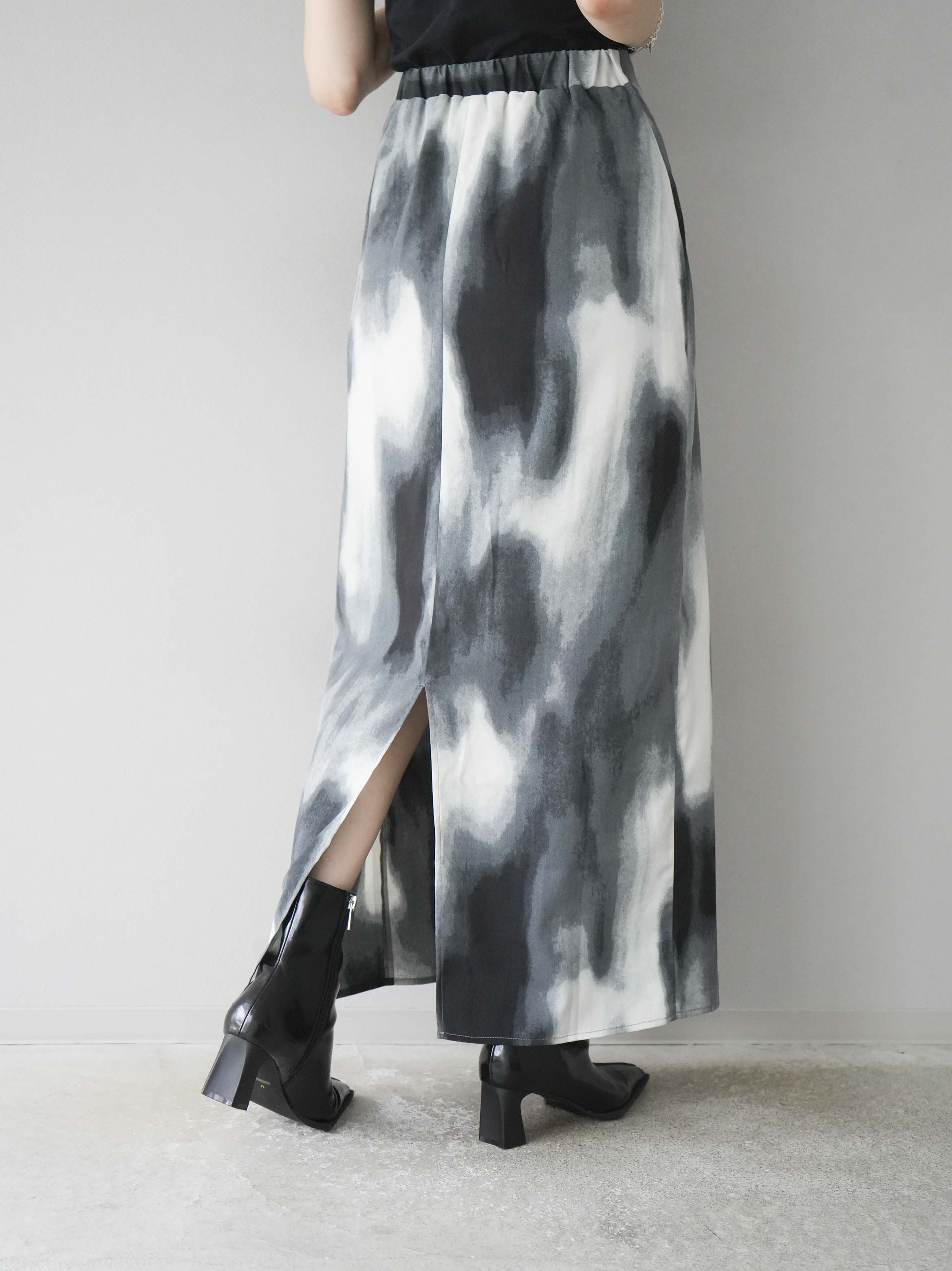 予約]ニュアンスプリントIラインスカート/グレー – Lumier