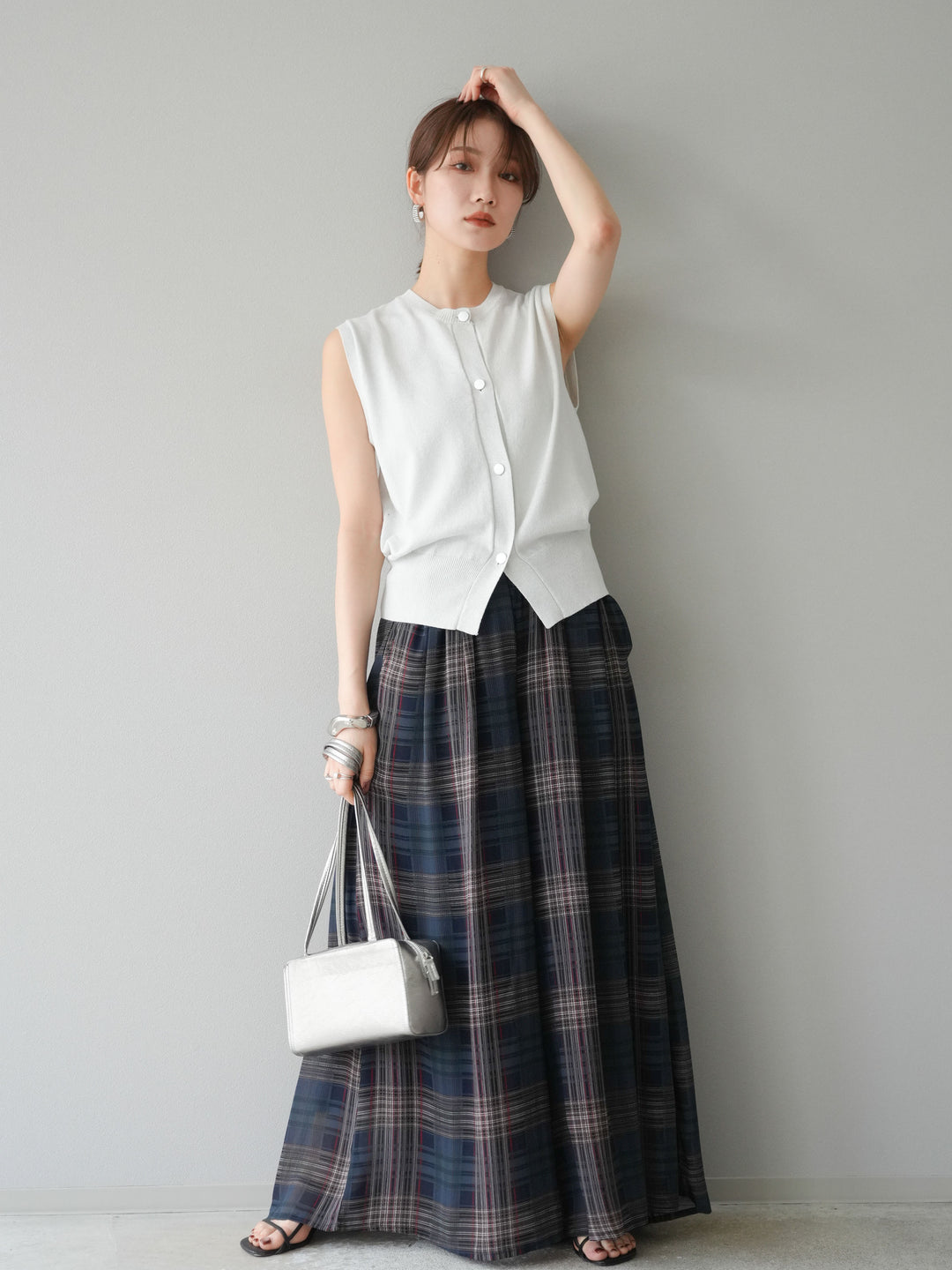 [SET] 金銀絲針織背心 + 透視格紋寬鬆褲 (2 件套)