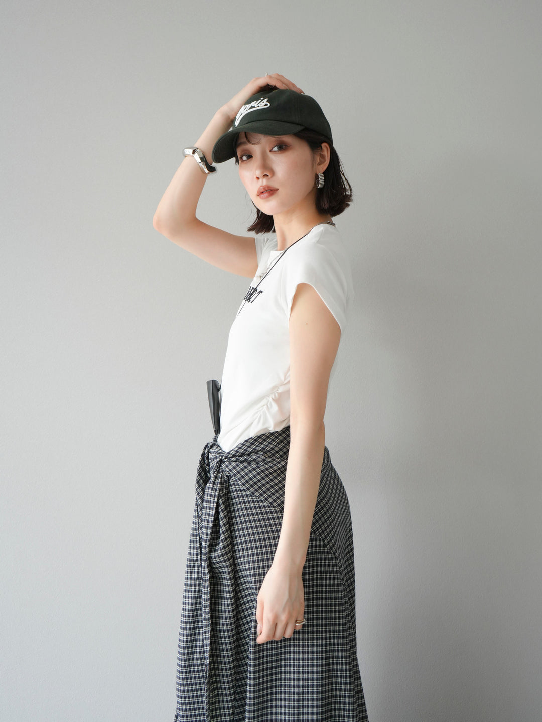 [SET]刺繍ロゴTシャツ＆レザーポーチネックレスSET +サイド巻きツイルスカート(2set)