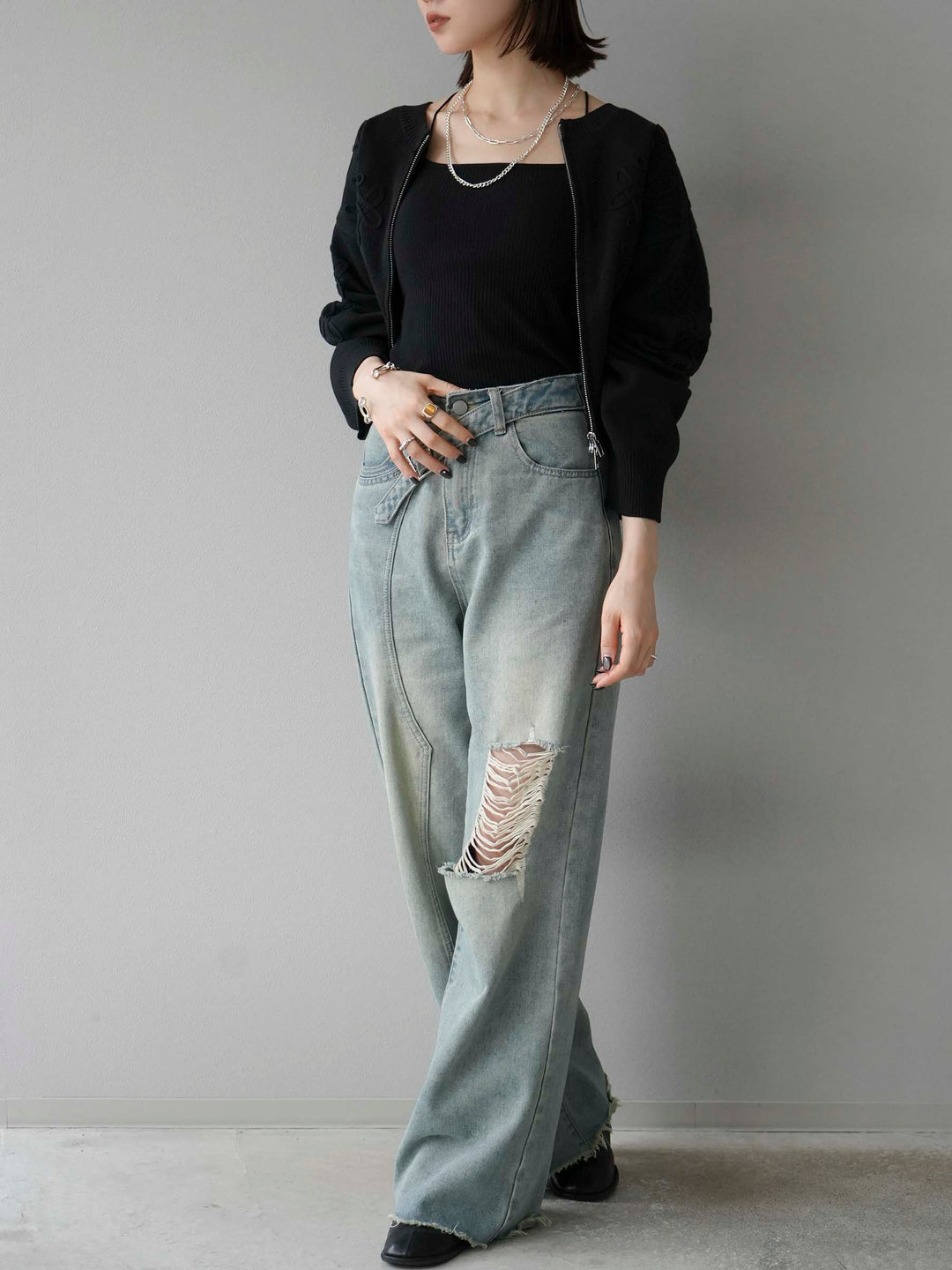 [SET]コード刺繍コットンニットジップカーディガン+ダブルストラップカットリブブラキャミソール+ベルトアシンメトリーダメージデニム(3set)