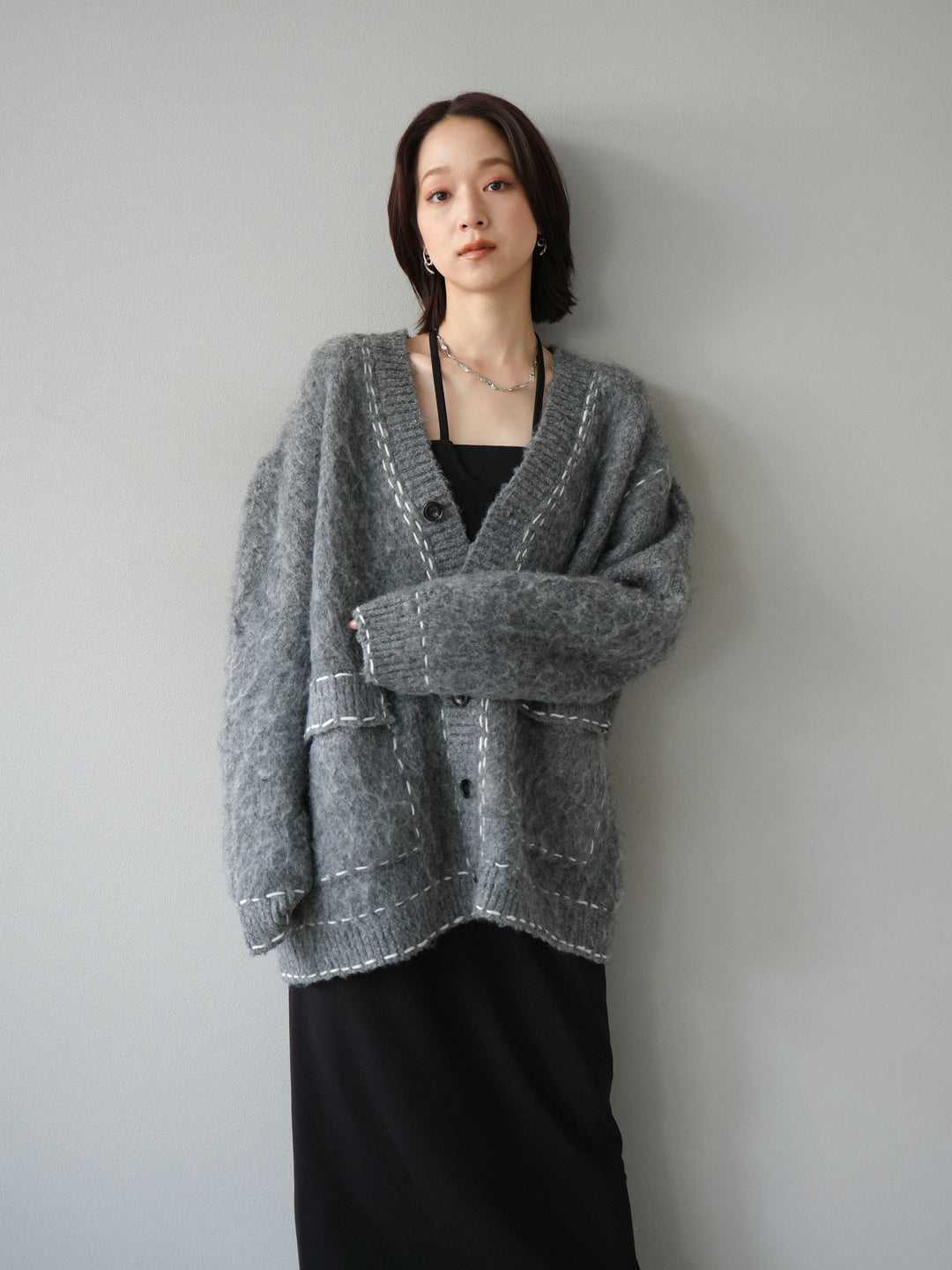 [予約]ステッチVネックニットカーディガン/グレー
