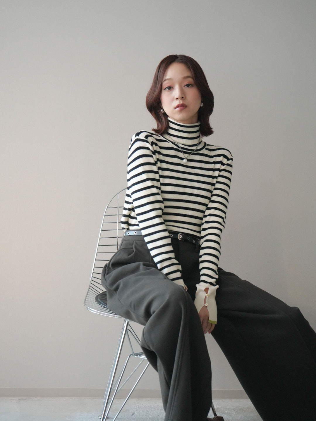 [SET]袖配色ハイネックボーダーリブニットトップス+ベルト付き裏起毛ワイドパンツ(2set)