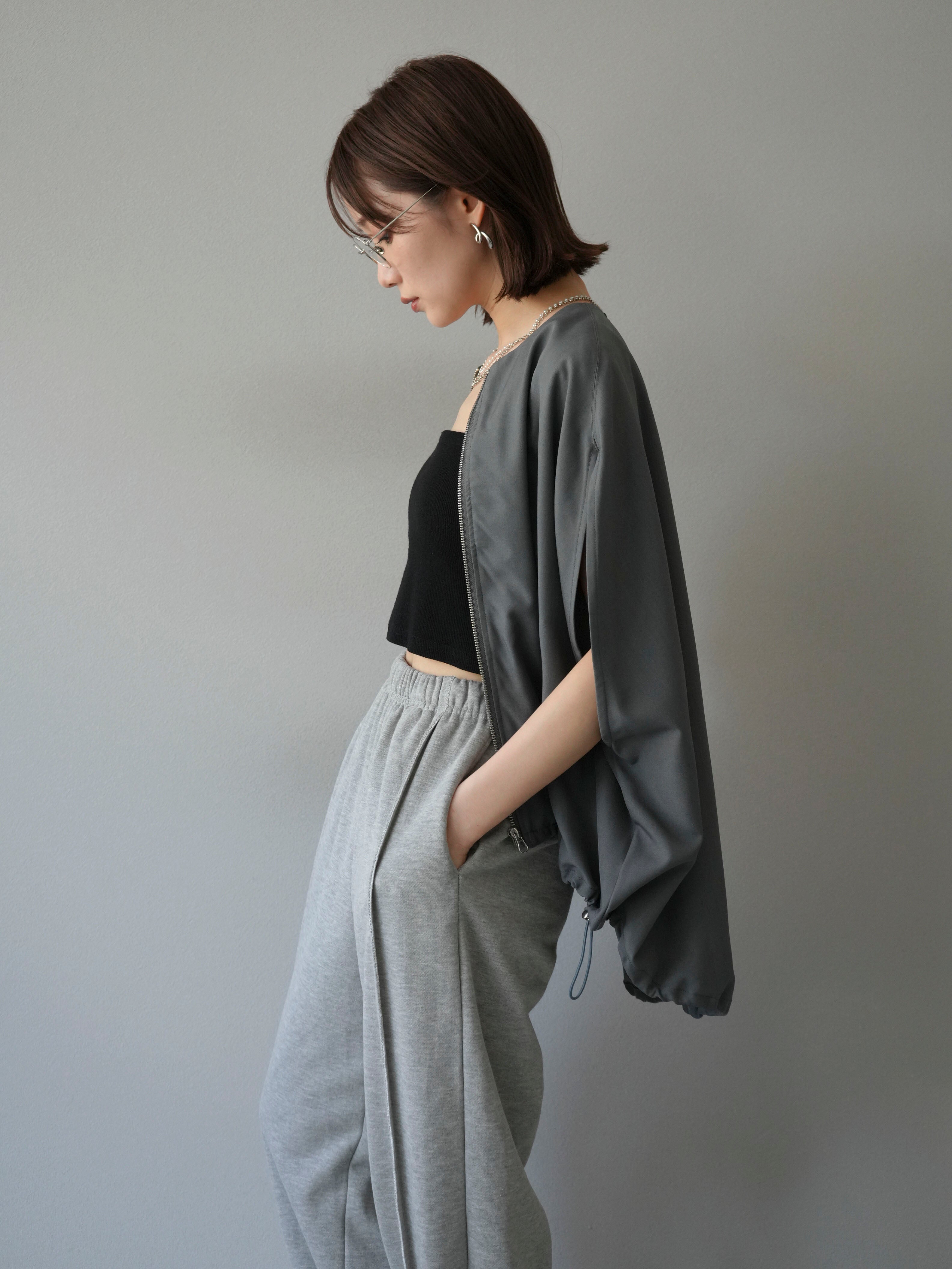 予約]スリーブレスドロストZIPブルゾン/グレー – Lumier