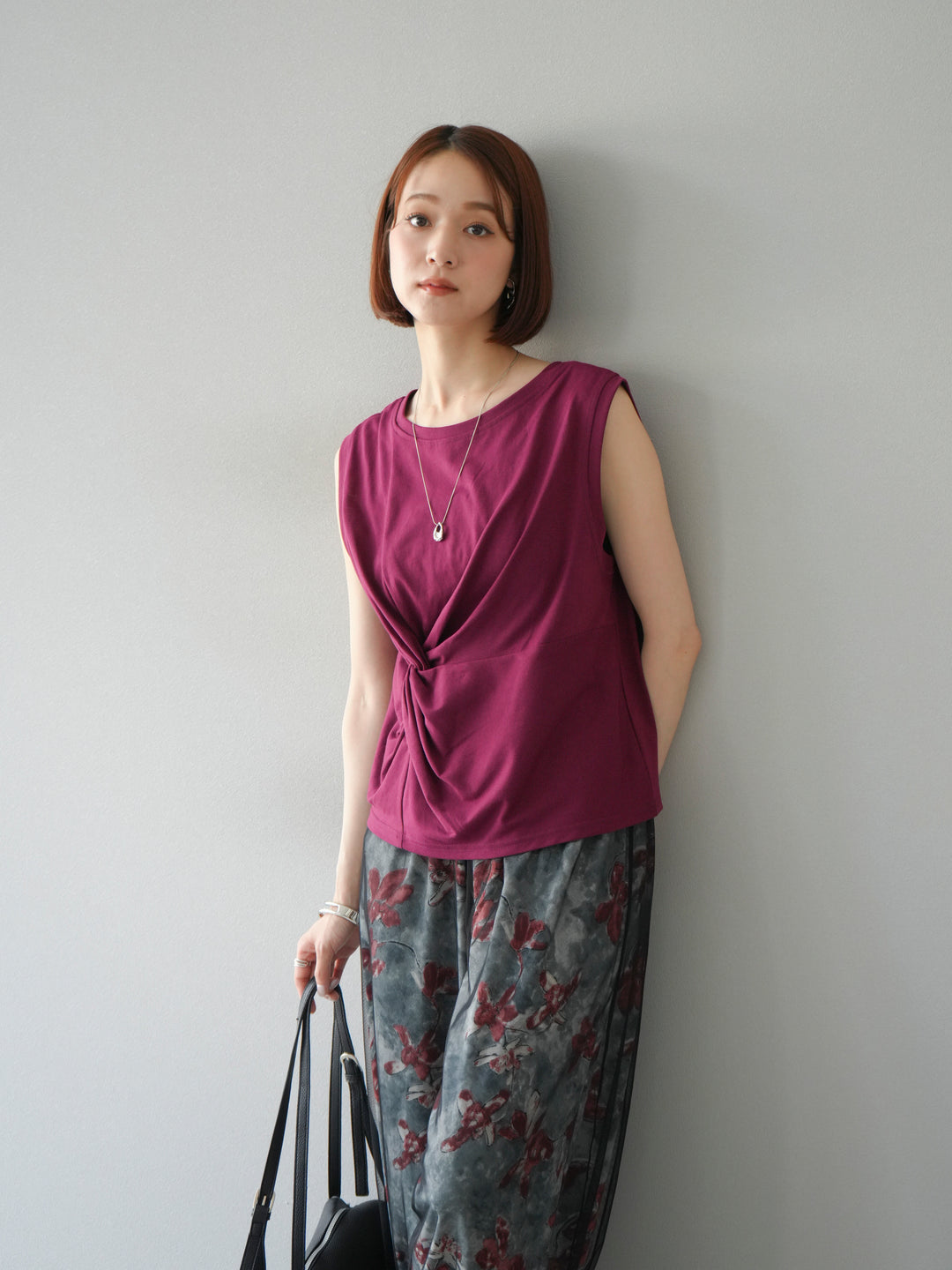 [予約]フロントツイストノースリーカットソー/ボルドー