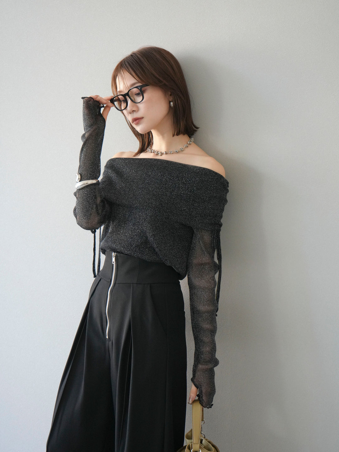 [予約]ラメシアーウィンガーホールオフショルトップス/ブラック