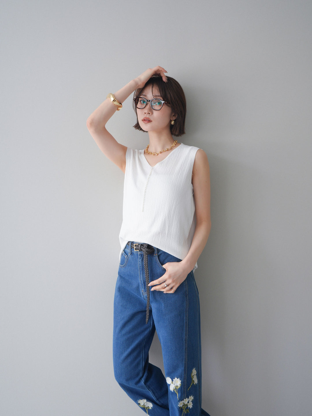[SET]パールデザインVネックニットトップス+フラワー刺繍ストレートデニム(2set)