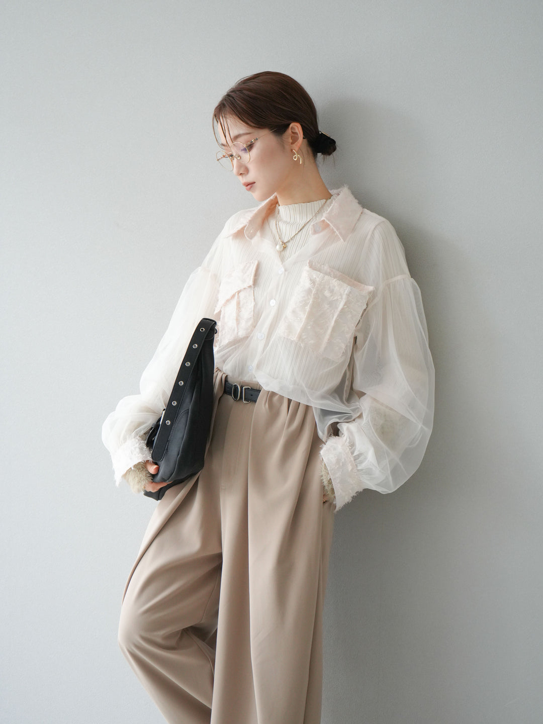 [SET]フリンジジャガード×チュールレイヤードシャツ+アームシャギーランダムリブニットトップス+ベルト付タックワイドパンツ(3set)