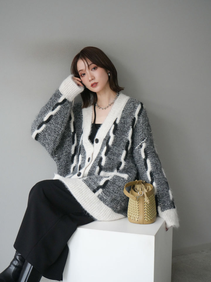 [予約]バイカラー編み込みデザインニットカーディガン/ホワイト