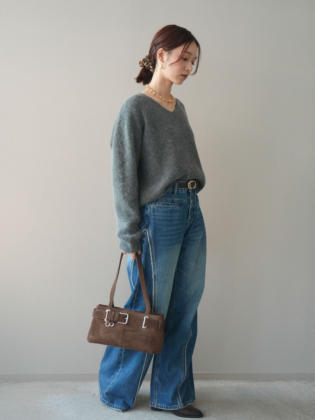 [SET]シュシュ付きアンゴラタッチVネックニットプルオーバー+サイドフリンジワイドデニムパンツ(2set)