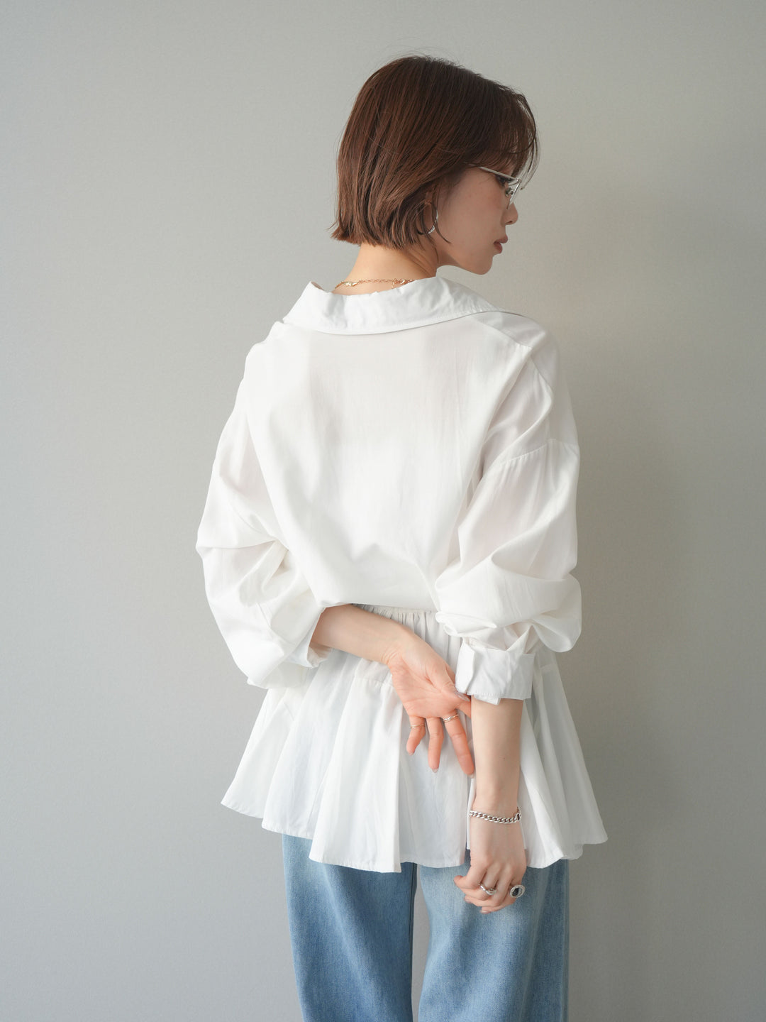 【預購】繫帶喇叭襯衫迷你洋裝 / 白色