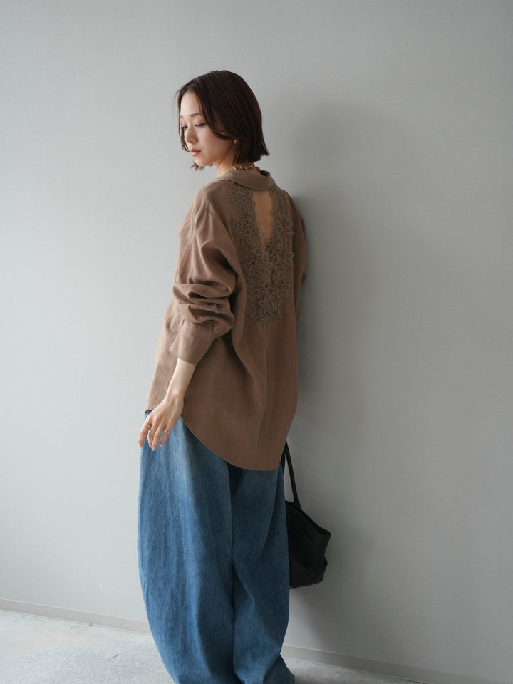[予約]バックVレースデザインシャツ/beige