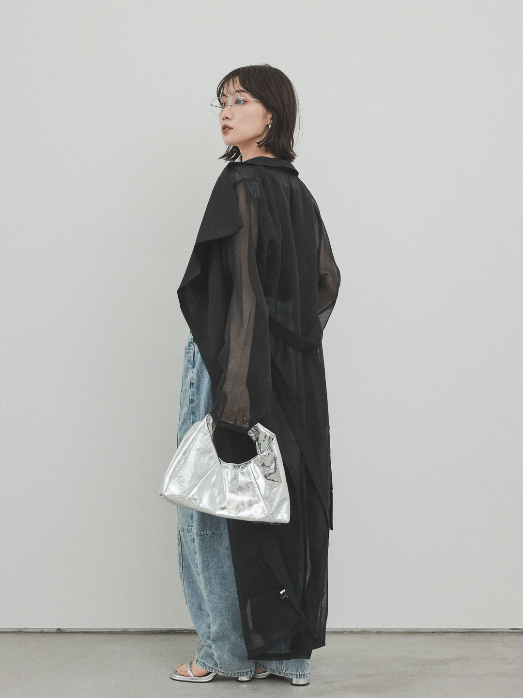 [SET] 中縫牛仔背帶褲 + 透視長版外套（2 件組）