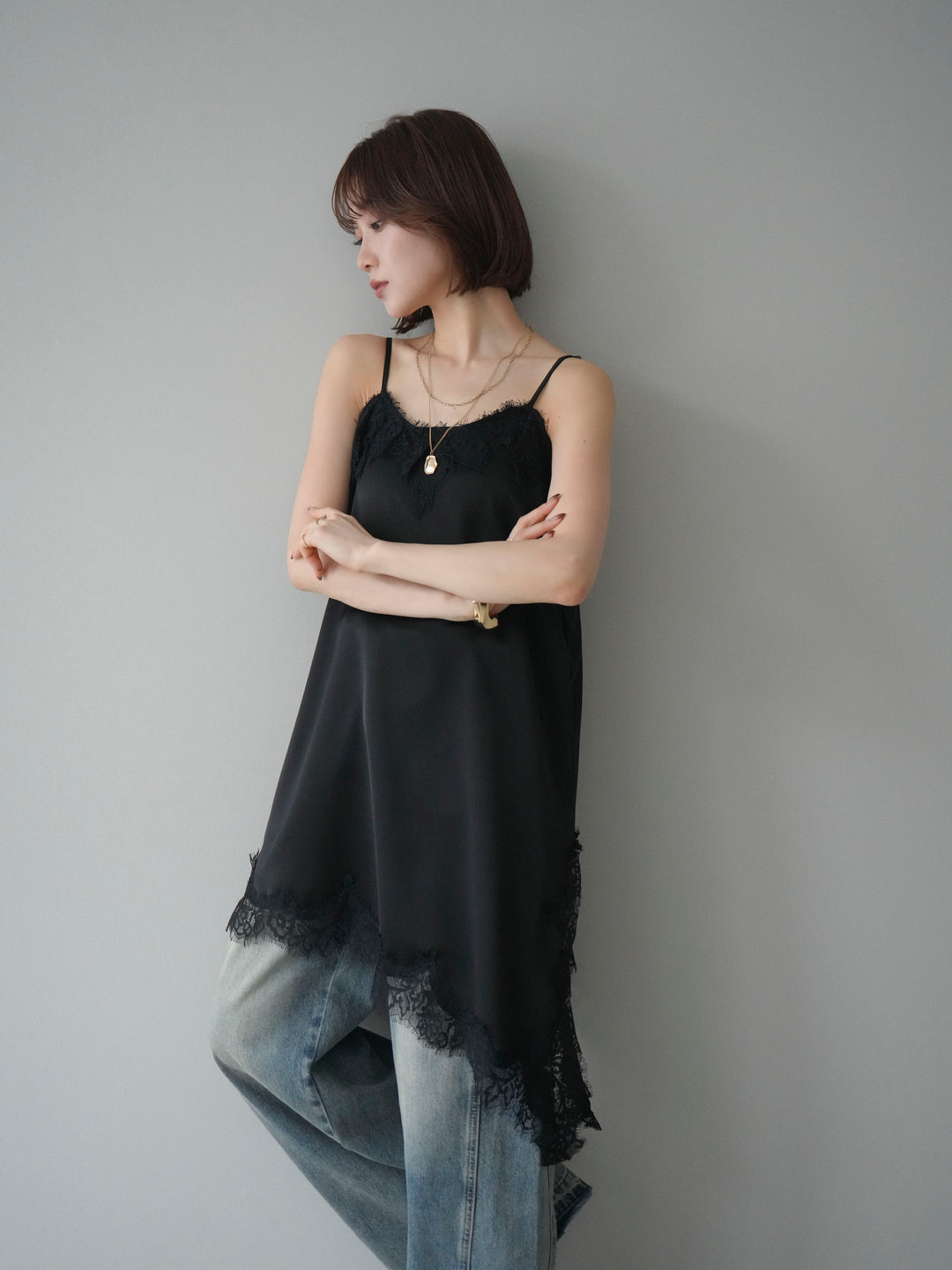 [予約]アシンメトリーサテンレースキャミソール/black