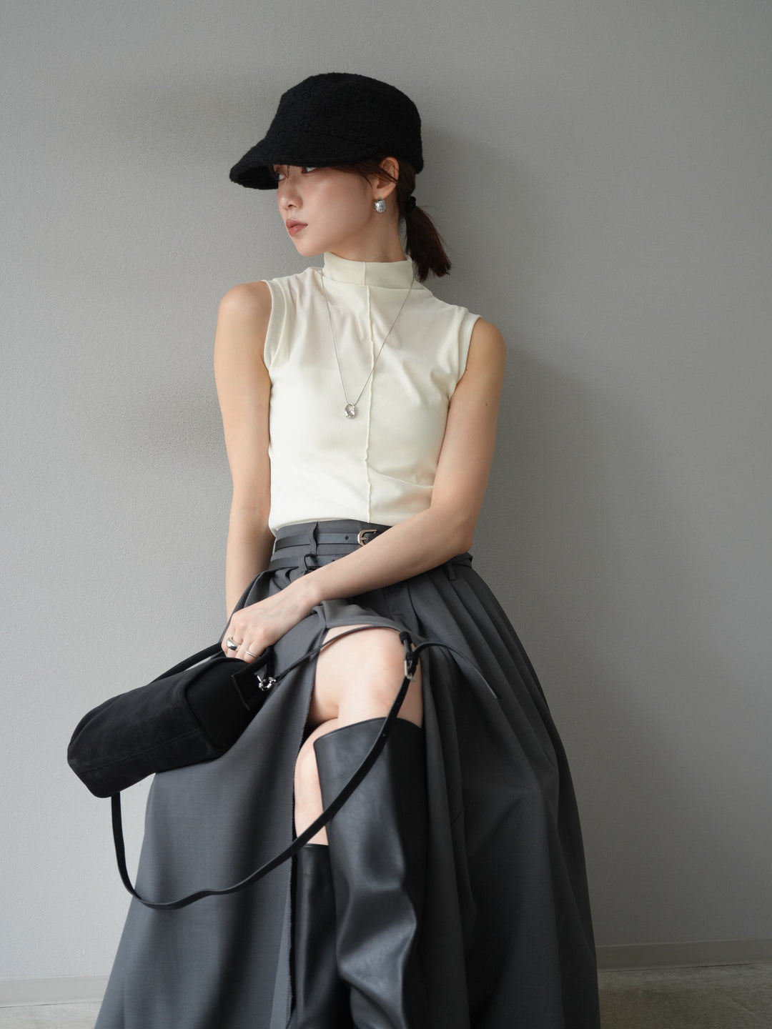 [SET]シアーベロアプチネックノースリーブトップス+エステルプリーツスリットスカート(2set)