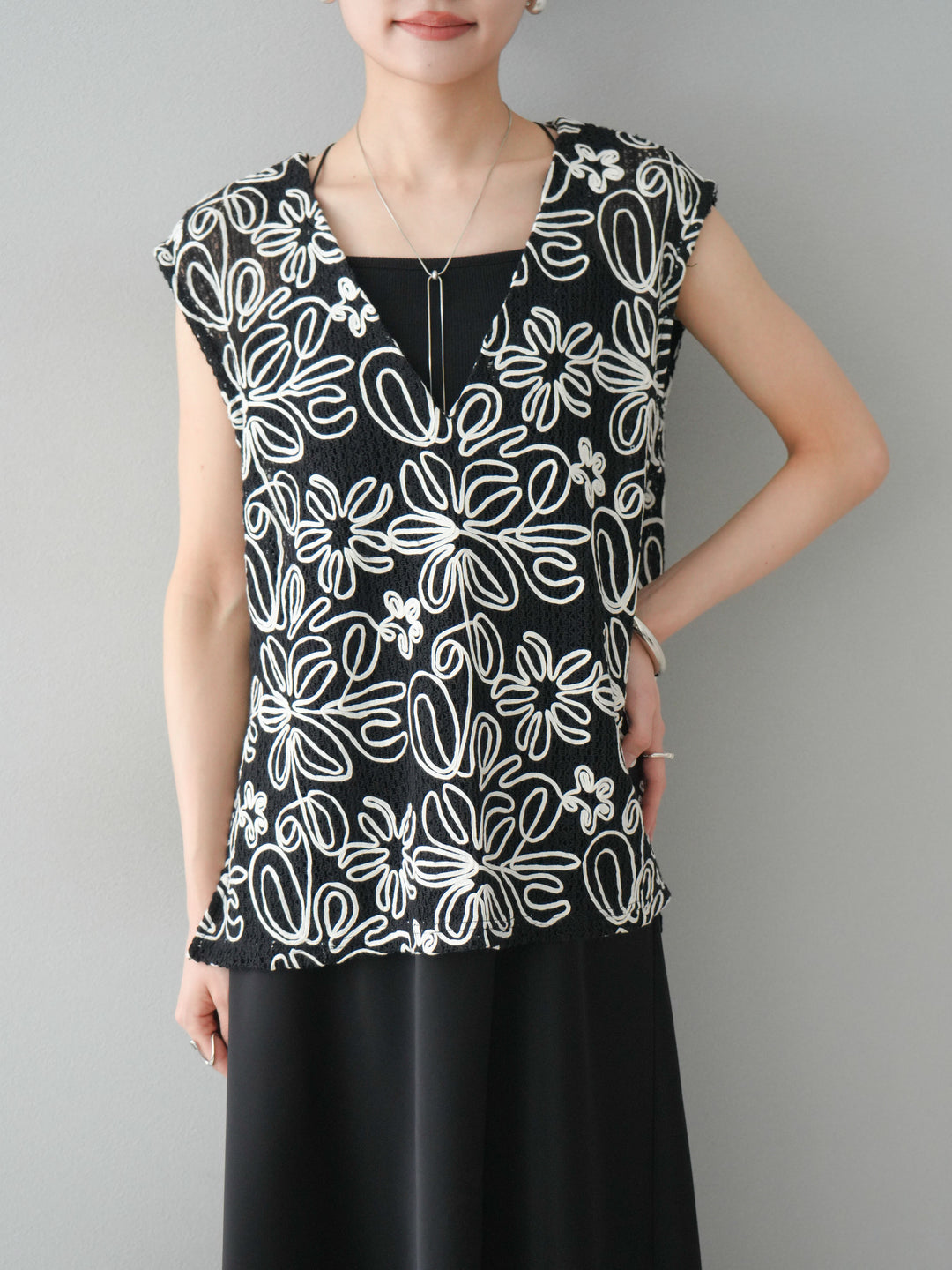 [予約]メッシュコード刺繍ベスト/ブラック