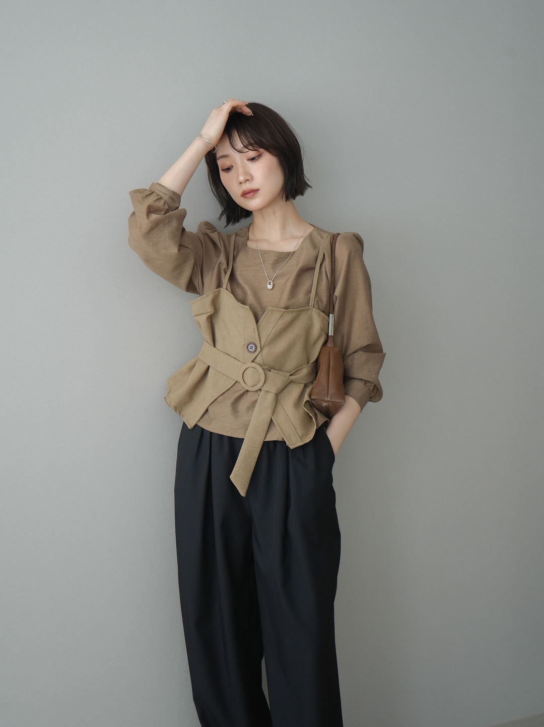 [SET]異素材ビスチェドッキングブラウス+ベルト付キーホルダーモチーフワイドパンツ(2set)