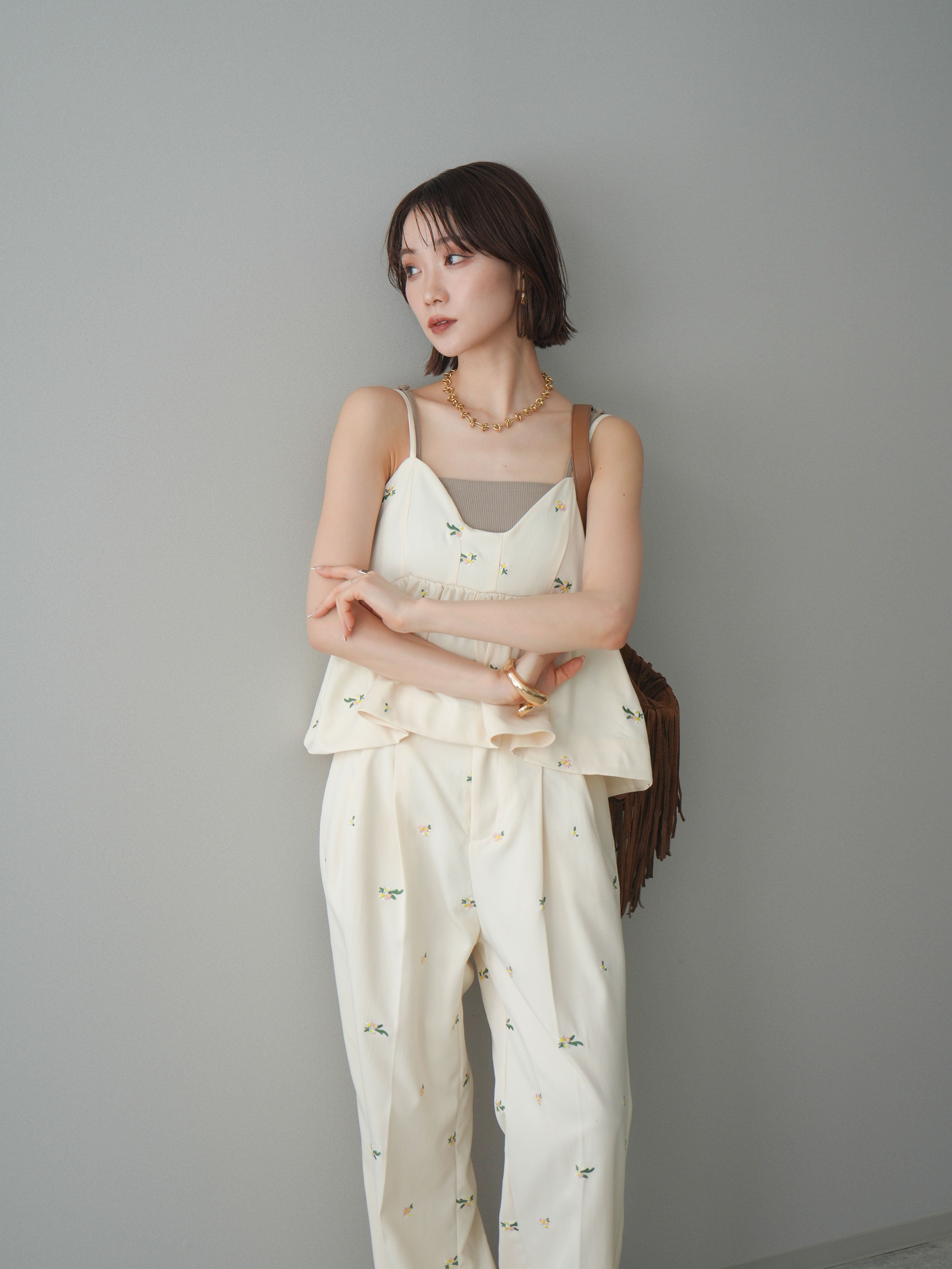 SET]フラワー刺繍ビスチェ+フラワー刺繍タックパンツ(2set) – Lumier