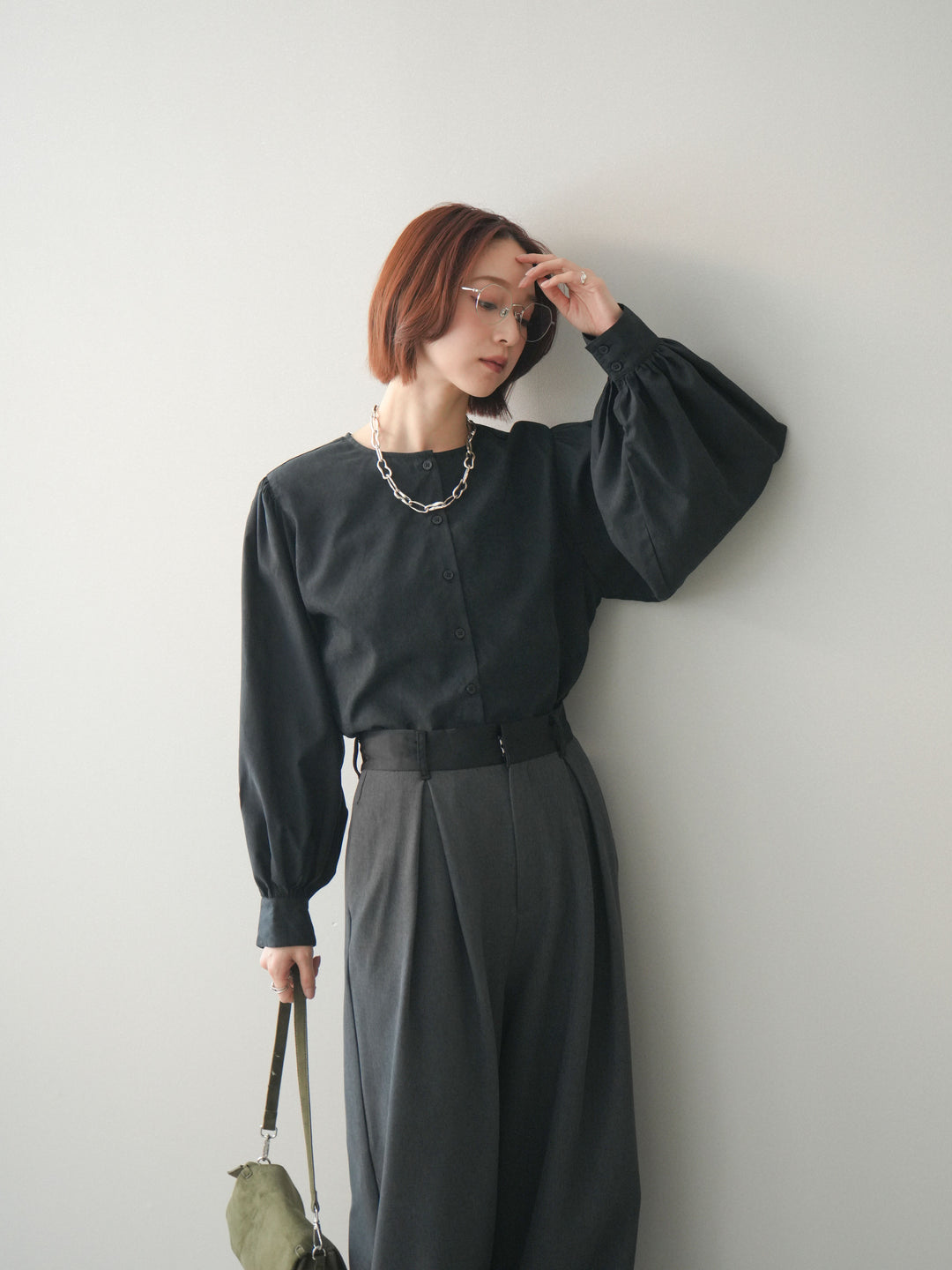 [予約]2WAYピーチスキンボリュームスリーブブラウス/black