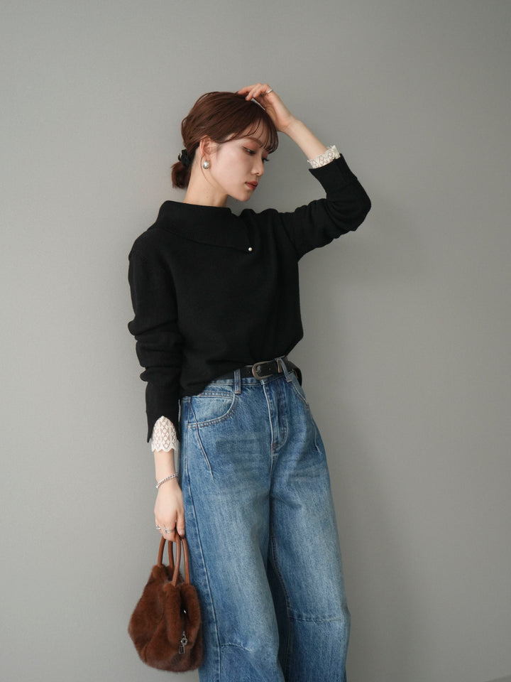 【預購】袖口蕾絲珍珠裝飾撞色針織上衣 / 黑色