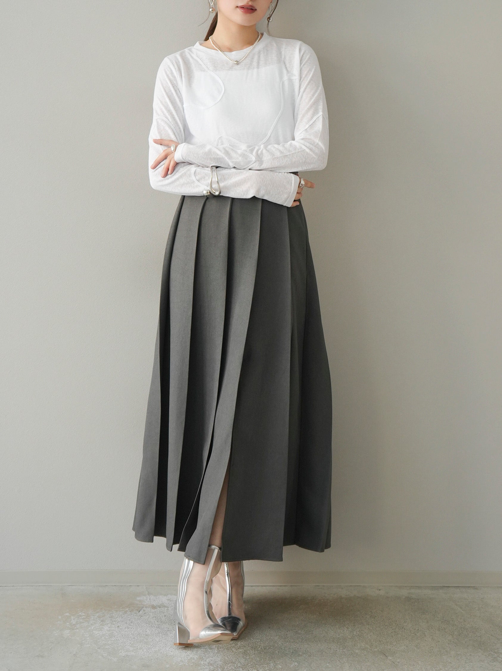 予約]コード刺繍シアーロンT /オフ – Lumier