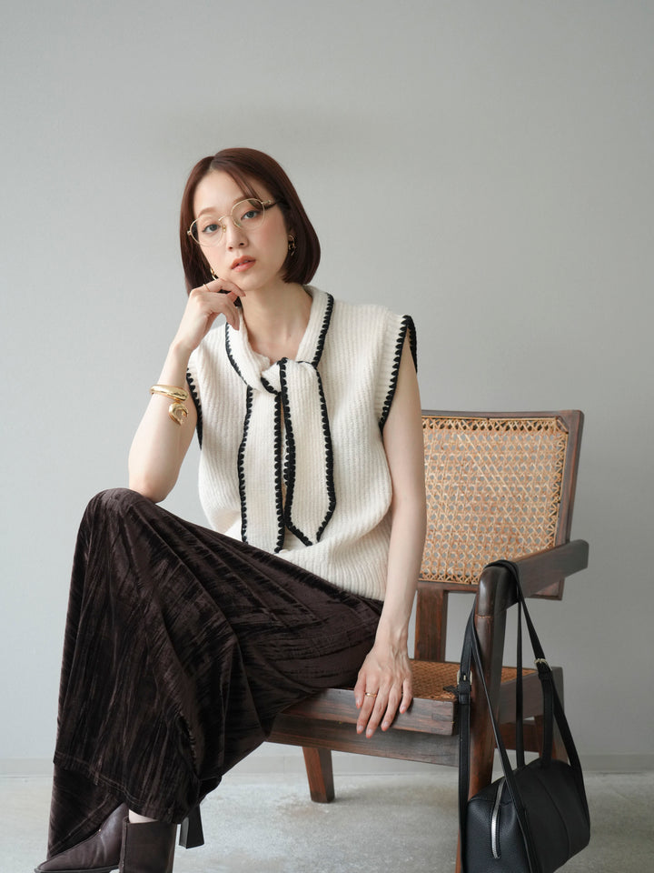 [予約]ステッチデザインボウタイニットベスト/アイボリー