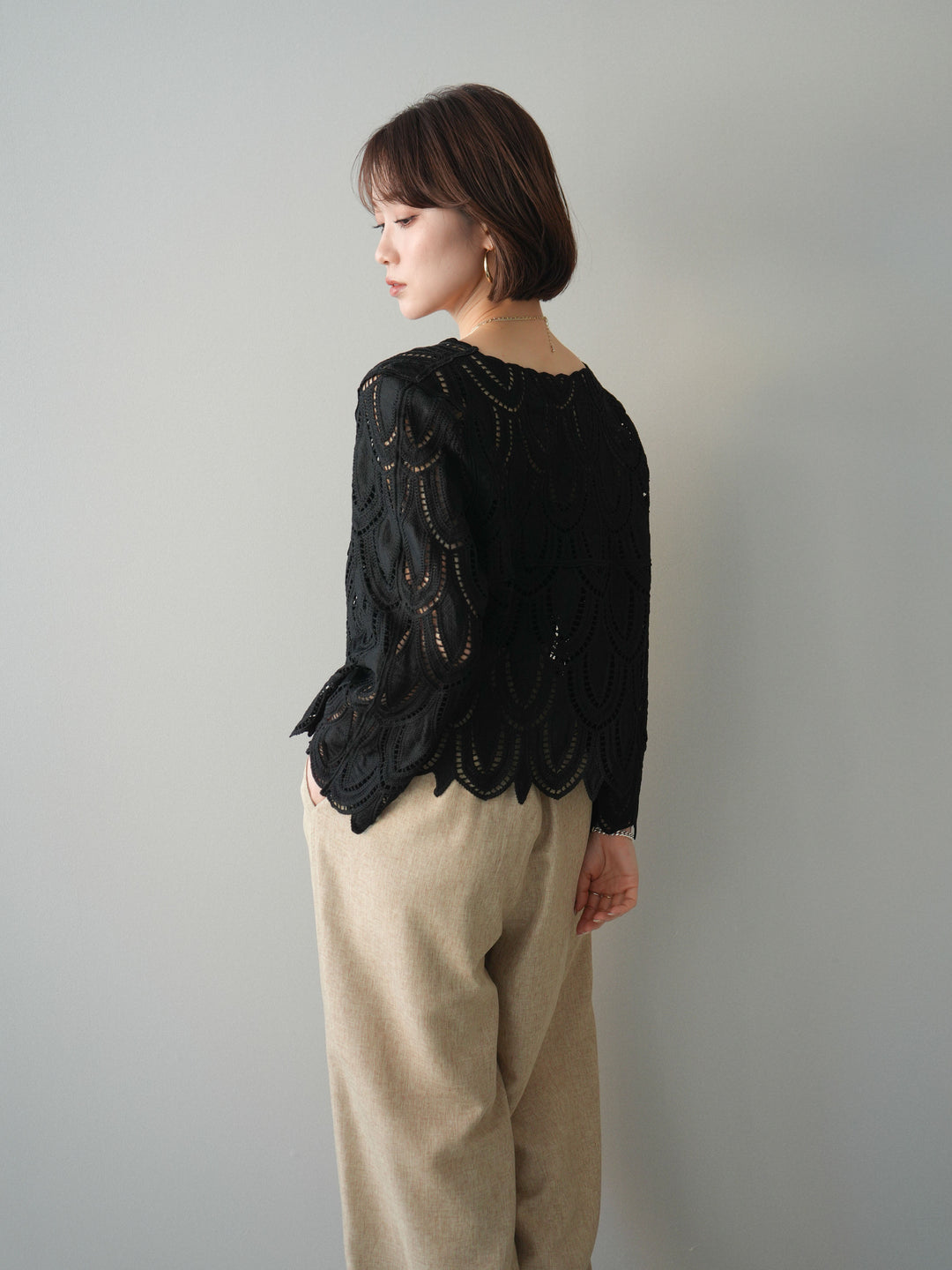 [予約]透かしコードレースブラウス/black