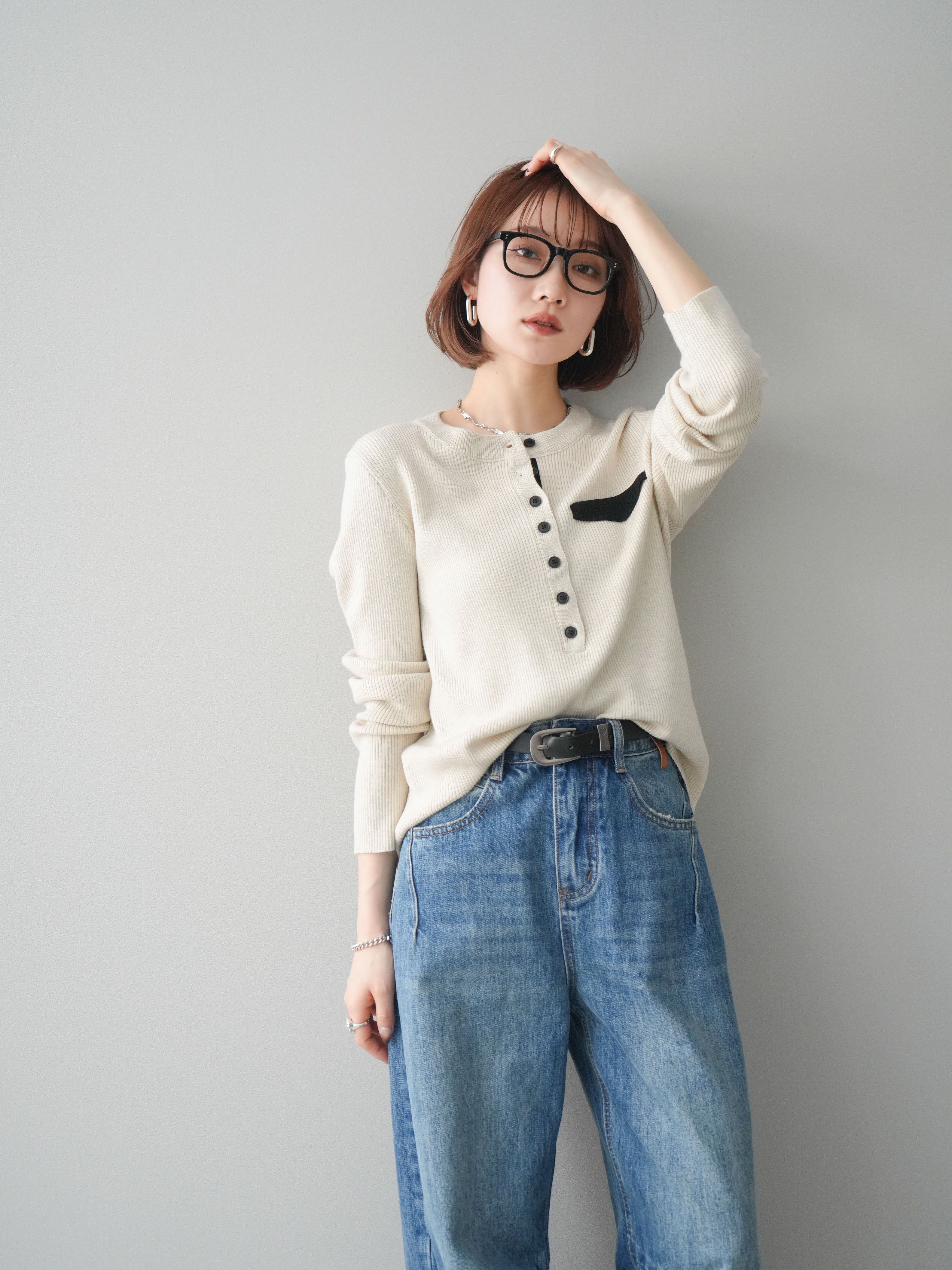 予約]バイカラーデザインポケット配色ヘンリーネックニットソー/ivory