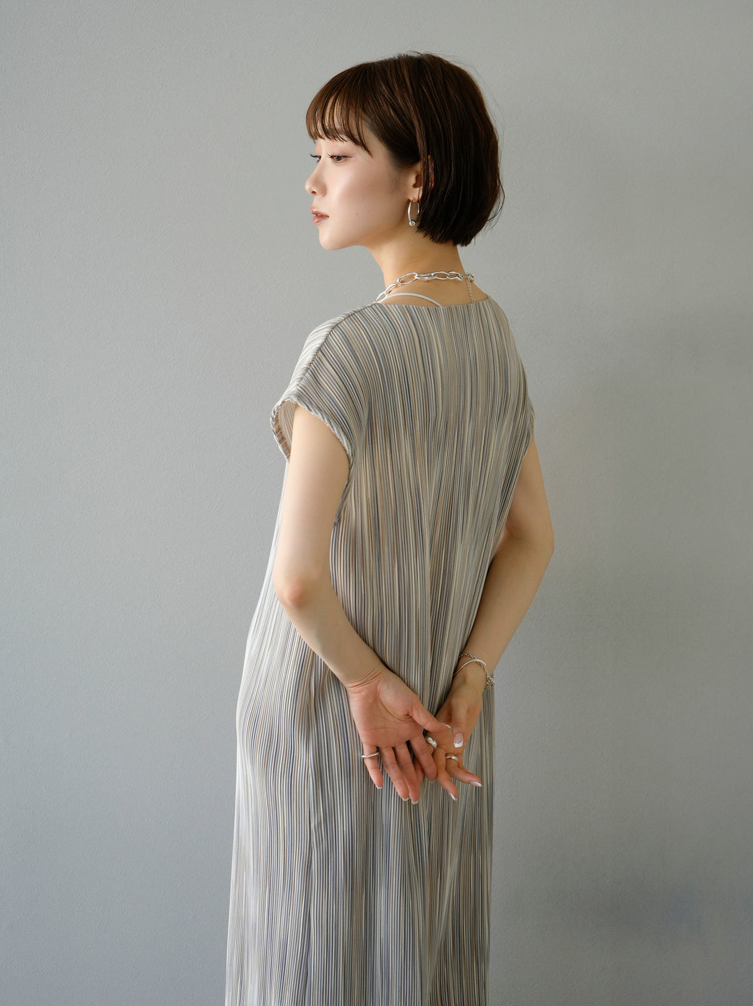 [Pre-order] Multi-pleat French sleeve dress/gray