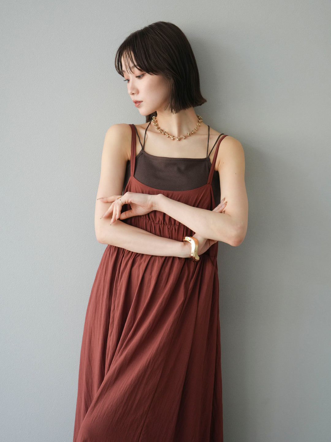 [SET]レーヨンシャーリングキャミワンピース+カップ付きバッククロスキャミソール(2set)