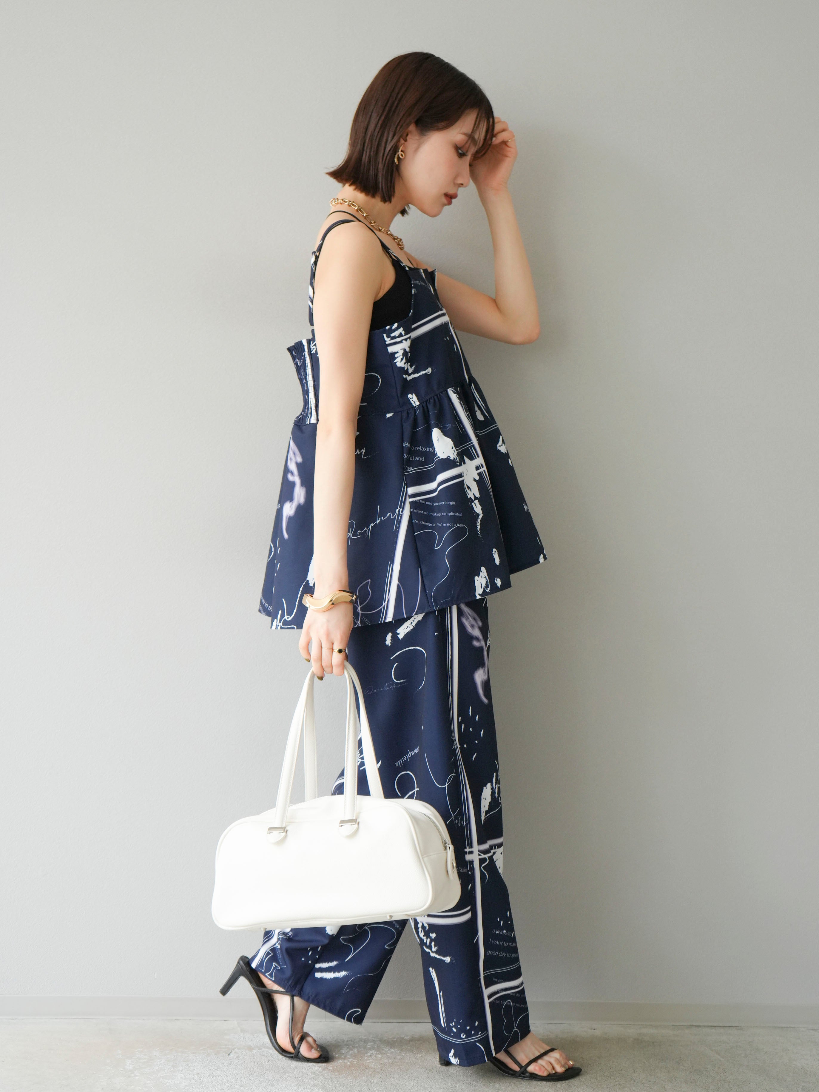 予約]ペイント柄タックパンツ/ネイビー – Lumier