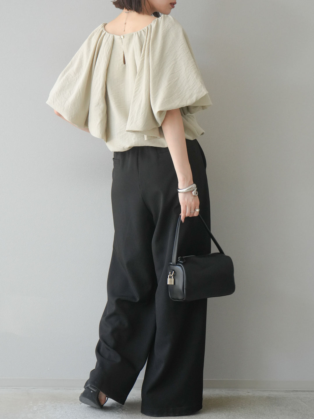 [SET] 燈籠袖褶襉設計上衣 + 拉鍊褶襉寬褲 (2 套)